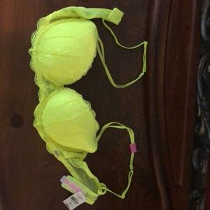 NWT Victoria Secret 36B Push-up Bra